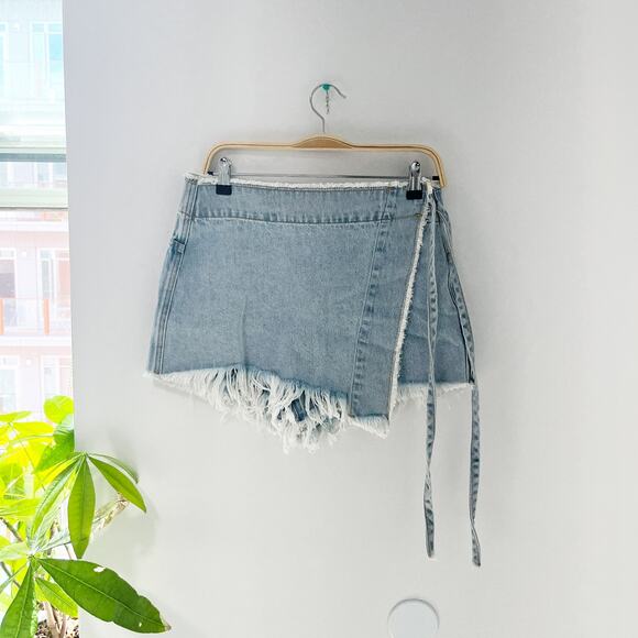 Showpo Ellyza Denim Wrap Skort Size 8 - Picture 1 of 7